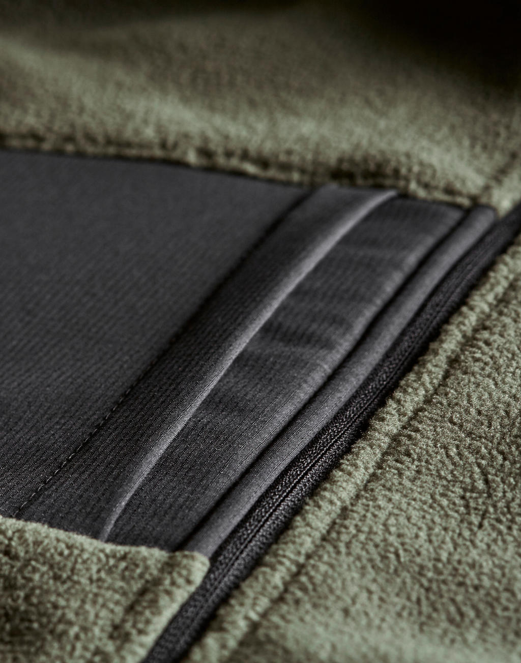 Mountain Fleece - Image 3
