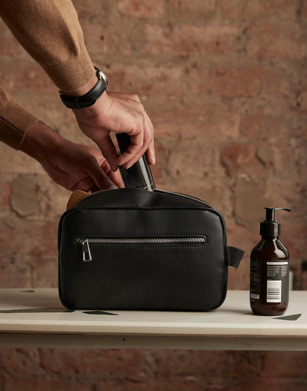 Tailored Luxe Wash Bag - Image 2