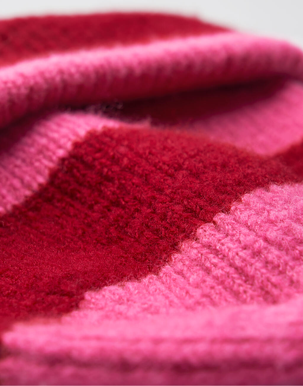 Colour Block Beanie - Image 4