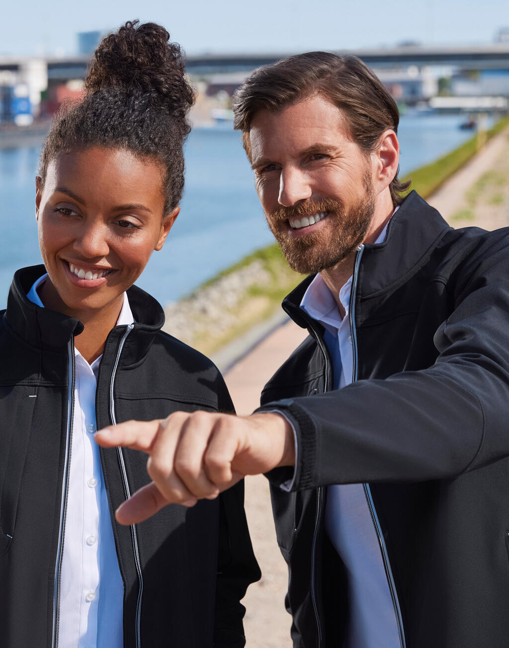 Ladies' Bionic Softshell Jacket - Image 3